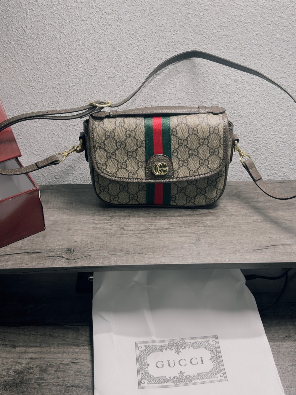 Gucci Beige GG Canvas Shoulder Bag with Red and Green Stripe 6’x9’x3’ - Picture 8 of 9